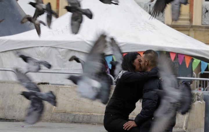 Retrato del amor en pandemia, hecho por H&eacute;ctor Fabio