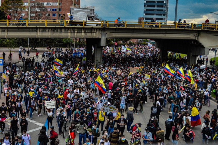 Multitudinaria marcha hacia el norte de Bogotá