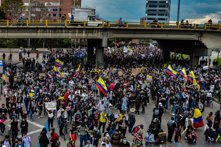 Multitudinaria marcha hacia el norte de Bogotá