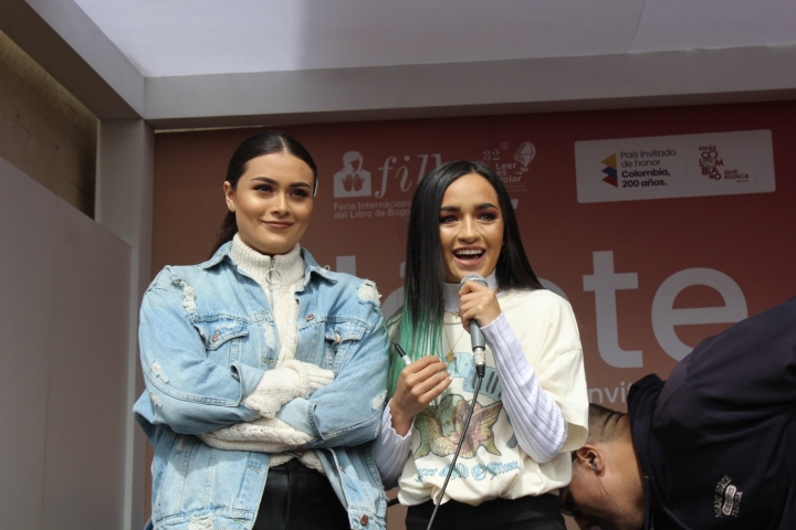 Las youtubers Calle y Poch&eacute;