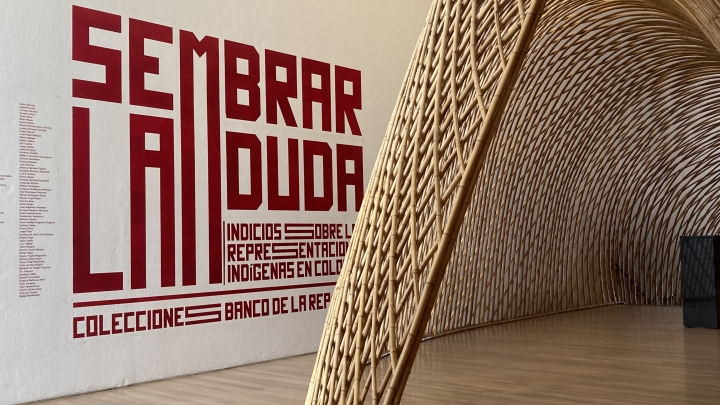 La curadur&iacute;a de la exposici&oacute;n fue realizada por: Sigrid Casta&ntilde;eda, Julien Petit y Mar&iacute;a Wills.