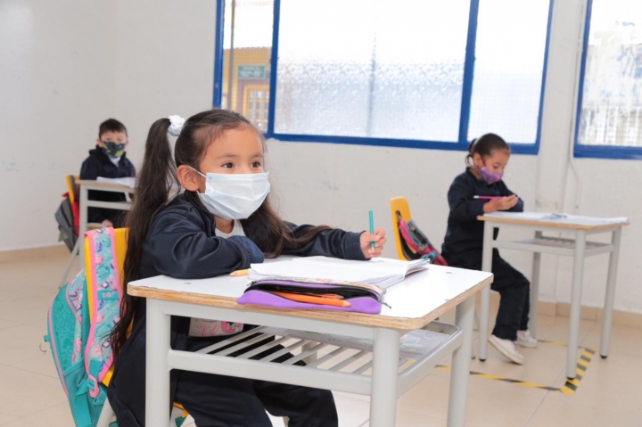 Con una inversi&oacute;n de 20 mil millones de pesos, 138 colegios p&uacute;blicos de Bogot&aacute; retoman las clases presenciales