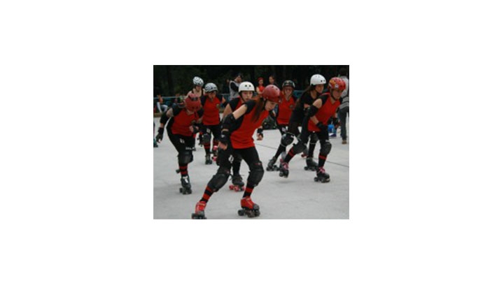 Rock &amp; Roller Queens, entrenando en el patin&oacute;dromo del Parque Nacional.