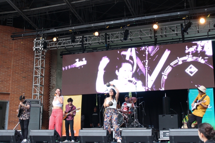 La puesta en escena de Tropic&aacute;cidos estuvo llena de sabor