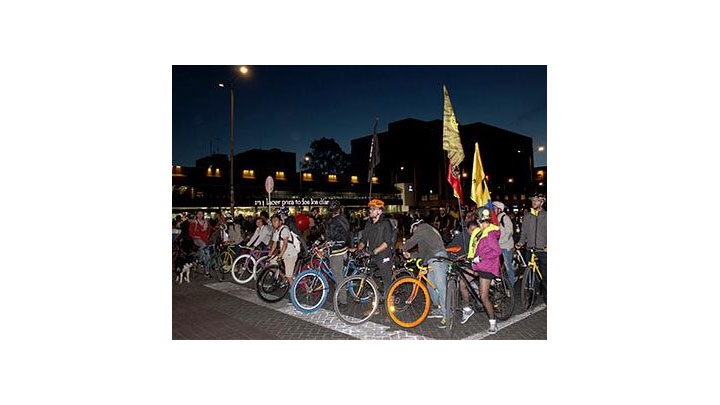 Más de 300 bicis rodaron por el norte de Bogotá