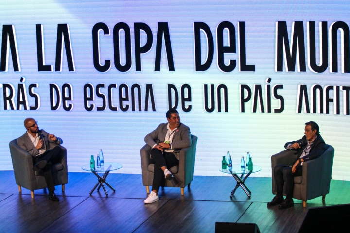 Conferencia: hacia la copa del mundo 2026. Panelistas: Felix Aguirre, Host City Ciudad de México; Héctor Michel, Host City Guadalajara.