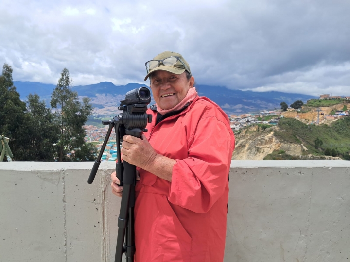 Luz Marina Ram&iacute;rez en el mirador del barrio El Para&iacute;so