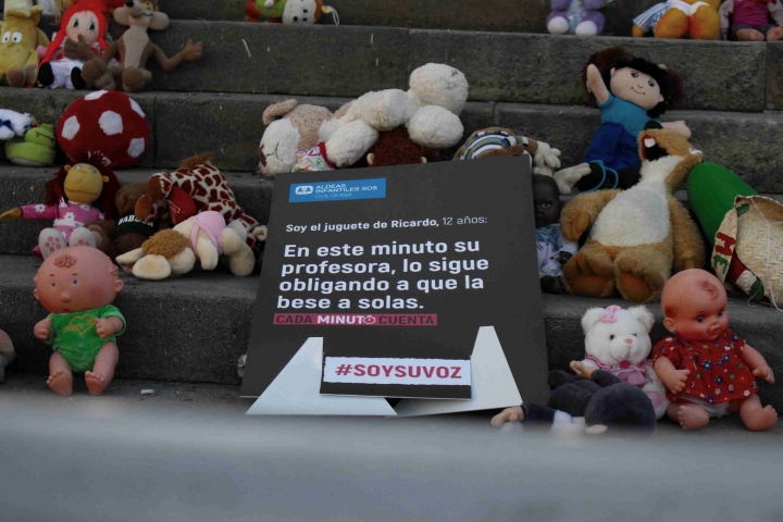 Algunos de los juguetes de las ni&ntilde;as y ni&ntilde;os victimas de abuso sexual.