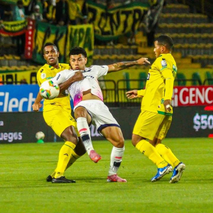Fortaleza aunque se acercó varias veces al arco rival, Aldair Quintana guardameta leopardo impidió que la pelota entrara al fondo de la red.