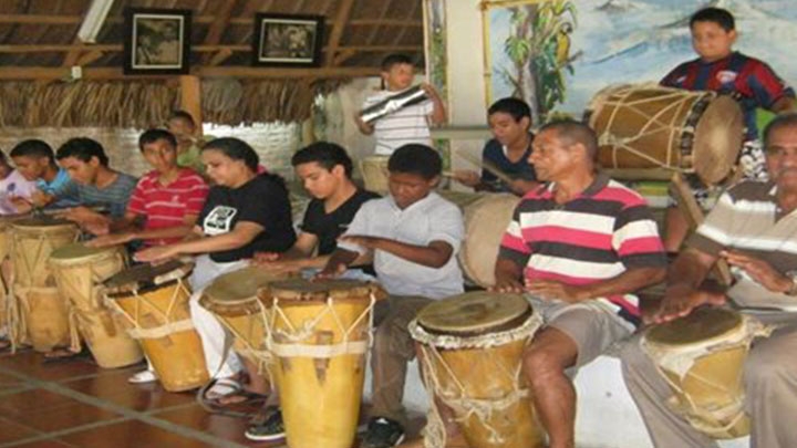 Socializaci&oacute;n del PNE en Santa Marta. Sal&oacute;n Amarillo