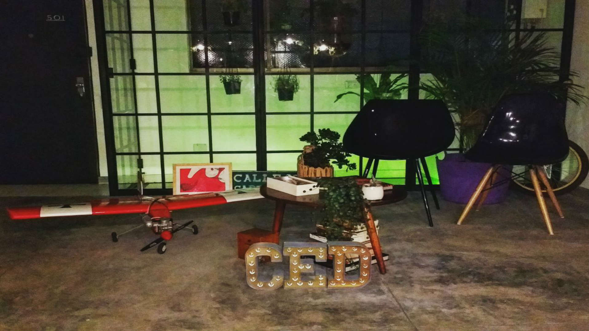 Casa de Extra&ntilde;os: sabores clandestinos que encantan a los comensales