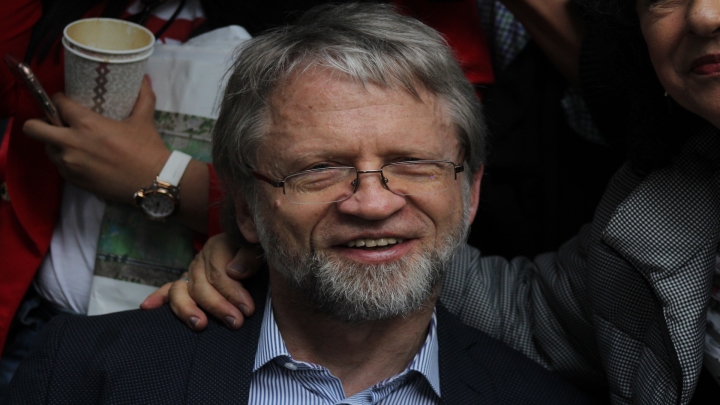 Antanas Mockus tambi&eacute;n asisti&oacute;l conversatorio de H&eacute;ctor Abad Faciolince