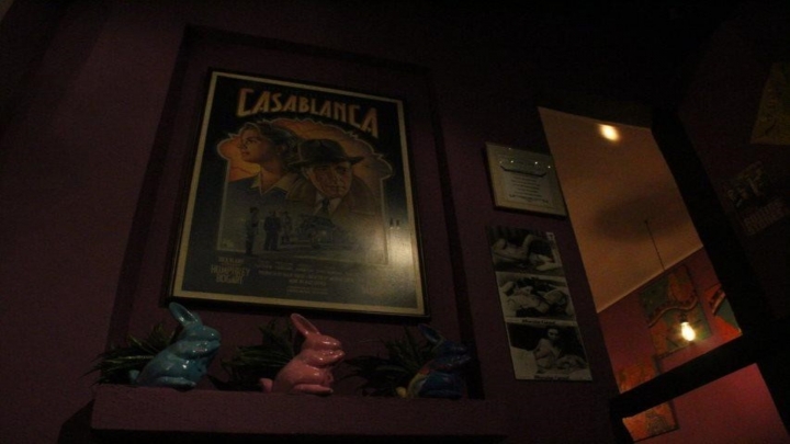 Village Caf&eacute;: el primer caf&eacute;-bar gay de Bogot&aacute; se mantiene en pie