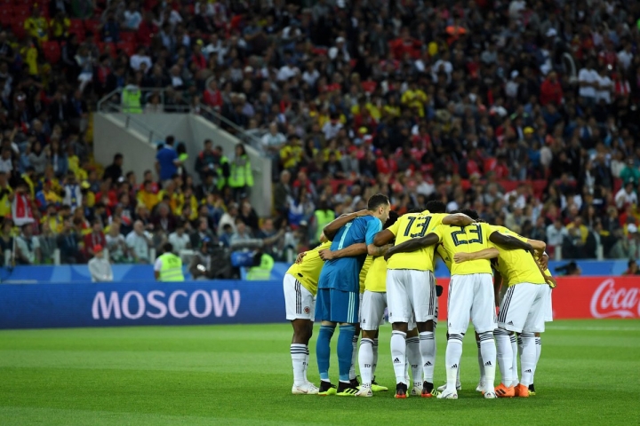 Selecci&oacute;n Colombia en su partido contra Inglaterra. Twitter @FCFSeleccionCol