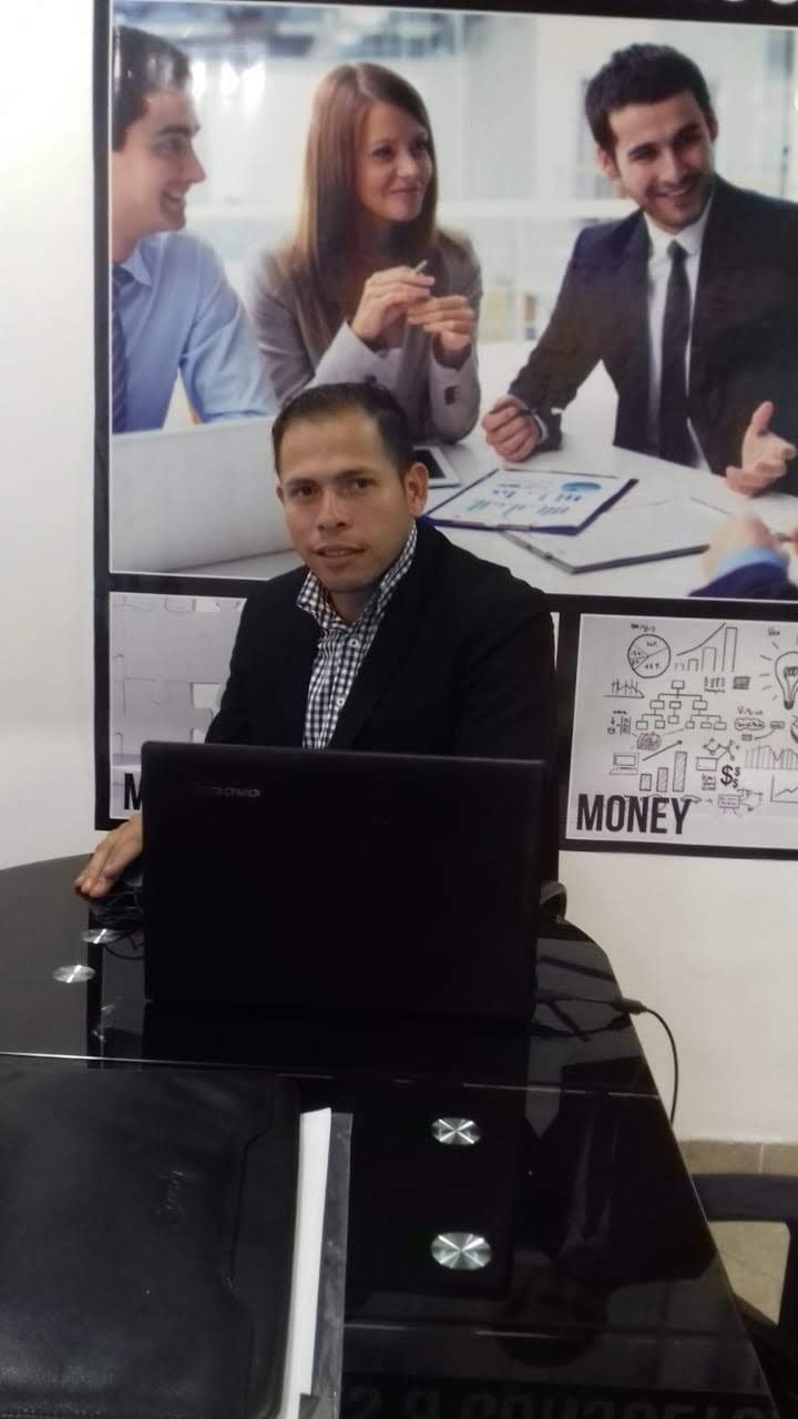 'Si me levanté de la nada de una vez, me levanto por segunda vez', Luis Quintero, inmigrante venezolano y analista financiero