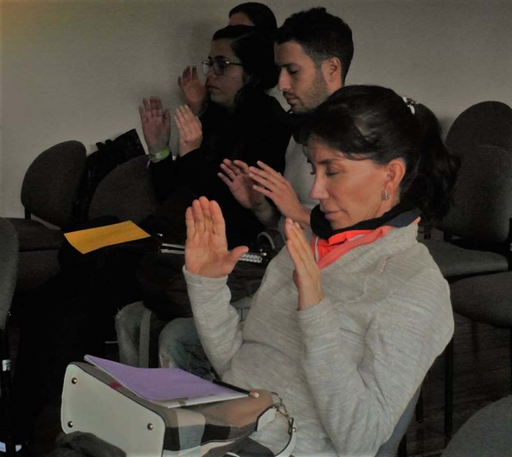 El sanador reemplaza la energ&iacute;a congestionada por una renovada, dejando el cuerpo en completo equilibrio