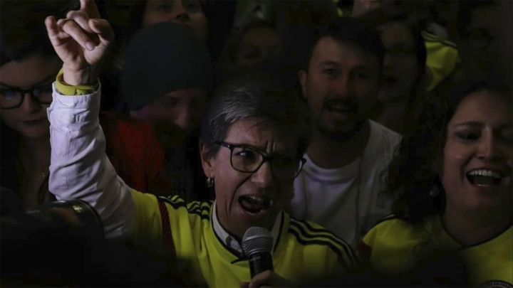 Claudia Lop&eacute;z durante su discurso el 26 de agosto, tras saber los resultados de la Consulta Anticorrupci&oacute;n. Cr&eacute;dito de la foto: David Gom&eacute;z Acosta