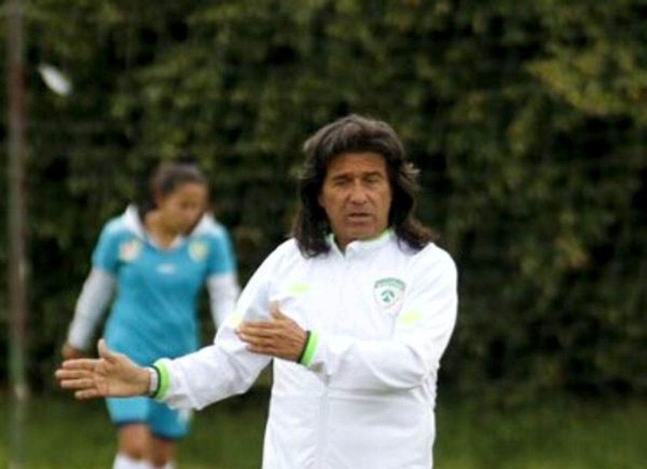 Álvaro Duarte, ex jugador de fútbol profesional colombiano, ahora entrenador.|Nómina embajadora en la final del campeonato del 78|||