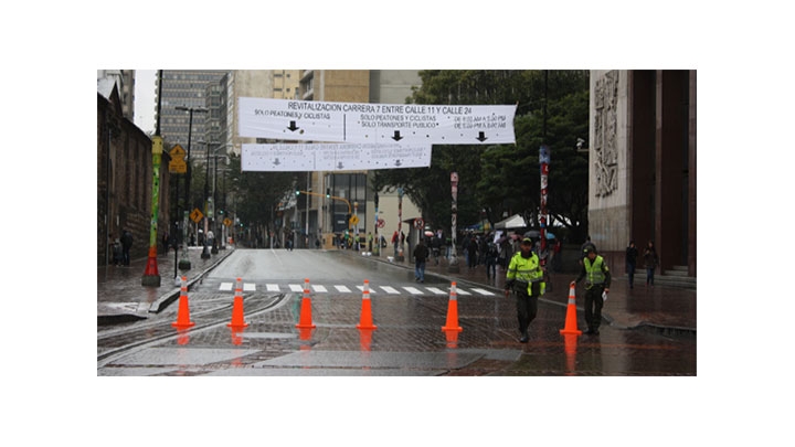 Primer momento de peatonalizaci&oacute;n de la s&eacute;ptima