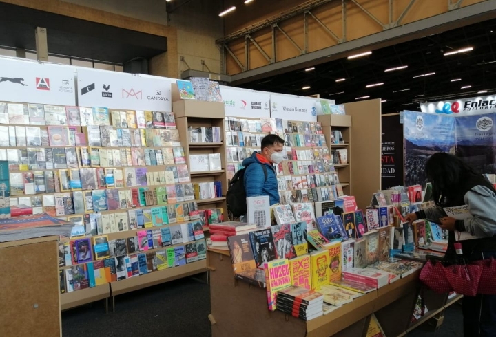 Asistentes al stand de la Asociaci&oacute;n Colombiana de Libreros Independientes