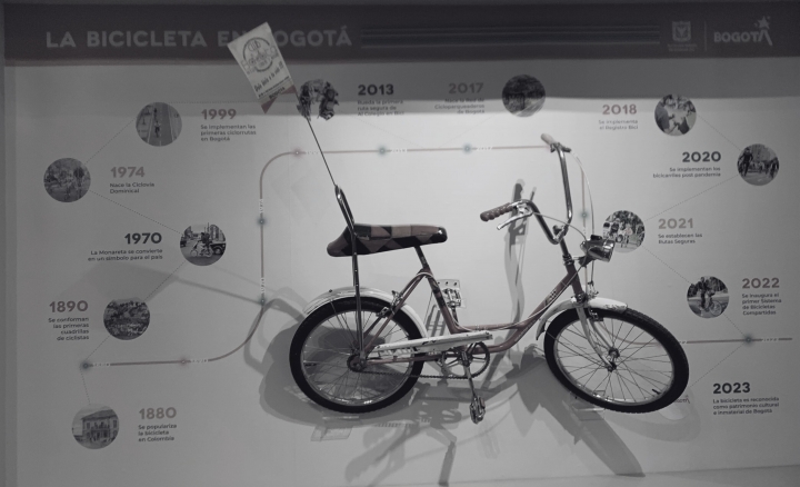 La Monareta se empezó a fabricar desde 1960 por la empresa ciclomotorista Monrak