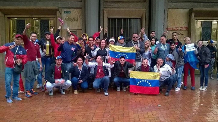  En Bogot&aacute; los venezolanos se reencuentran con su pa&iacute;s