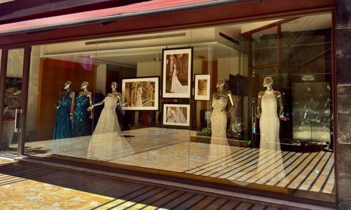 Vitrina de vestidos de novia - El Retiro, Bogot&aacute;, D. C.