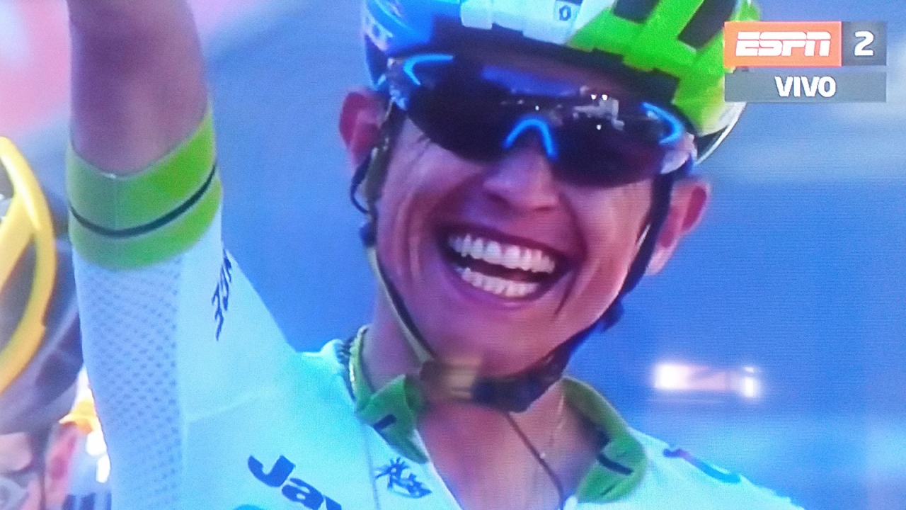 Esteban Chaves sonriente en la 14° etapa del Giro de Italia||||