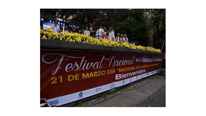 Tarima del Festival en Ibagué.