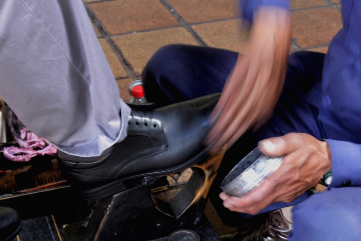 Con precisi&oacute;n y rapidez es el trabajo de un bolador