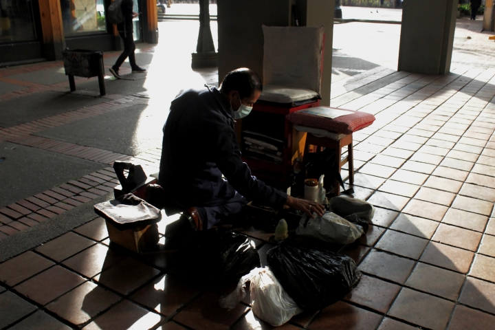 El sol ma&ntilde;anero abrazando la espalda del Se&ntilde;or Fernando