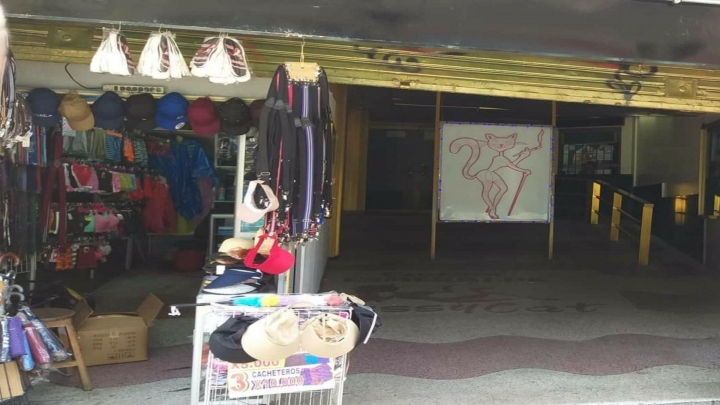 &acute;Esmeralda Pusycat&acute;, cine porno ubicado en la carrera 7ma con calle 23.