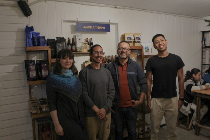 Integrantes de Amor a Tiempo. De izquierda a derecha: Alejandra Lozano, Julio Pulido, Eduardo Lozano y David Buitrago.