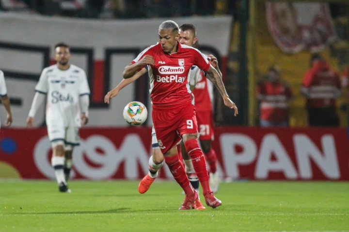 Fortaleza impuso su juego ofensivo durante los 90 minutos