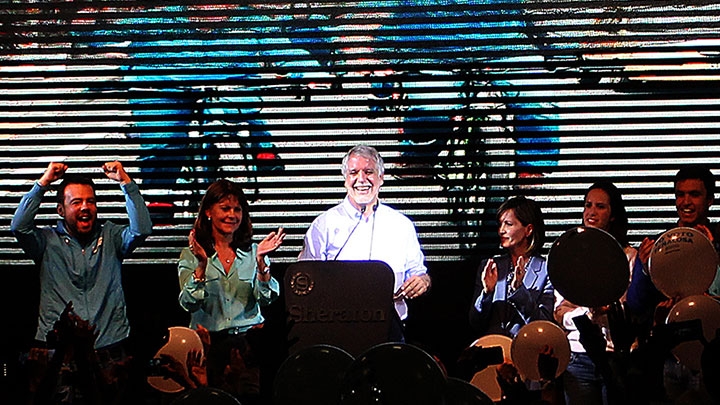 Pe&ntilde;alosa celebra, Alcald&iacute;a