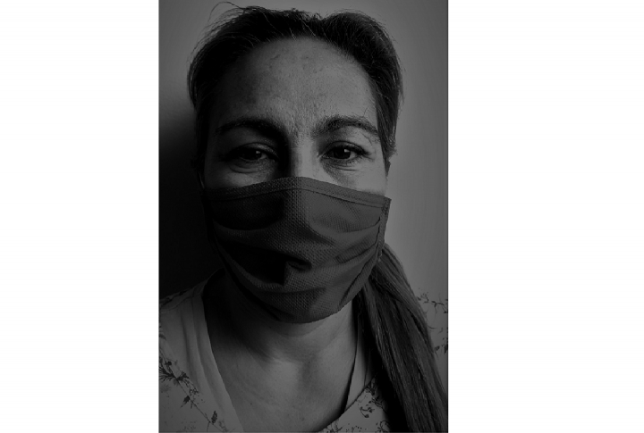 &ldquo;Mascara". La &uacute;nica opci&oacute;n para mantenerse afuera. Se restringe la respiraci&oacute;n.