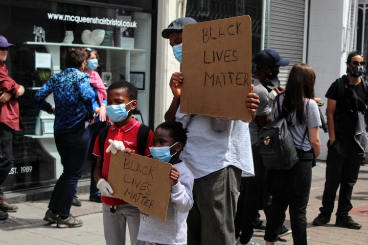 #BlackLivesMatter: Fotogaler&iacute;a de las marchas contra el racismo en Bristol