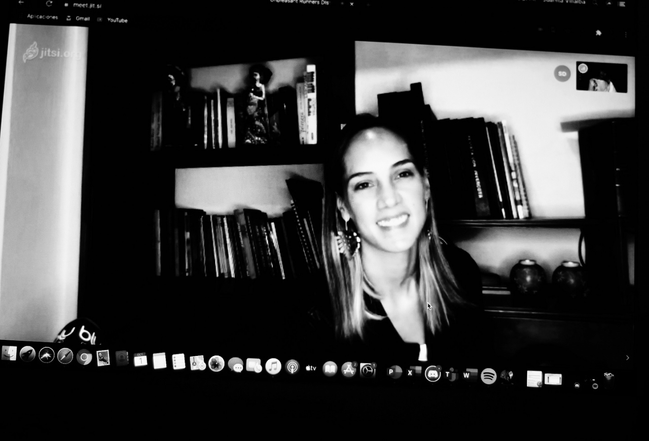 Camila Zuluaga en la entrevista virtual|||