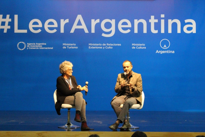 El ilustrador argentino Pablo Bernasconi. Foto: Nicol&aacute;s L&aacute;ndinez