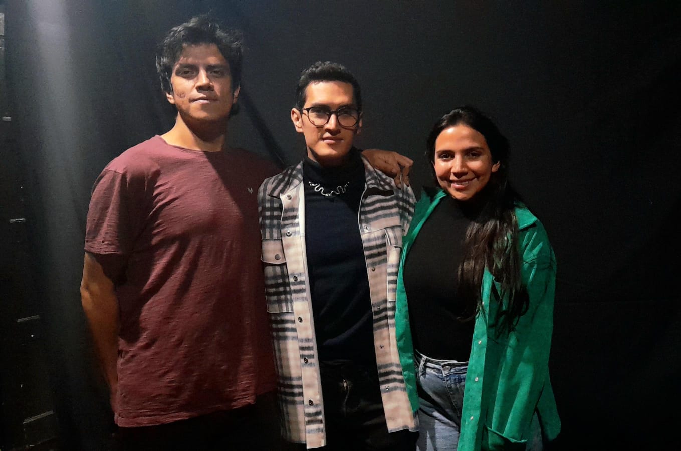 De izquierda a derecha. Kenny Valderrama (actor); Santiago Álvarez (director y dramaturgo) y Daniela Camacho (productora)