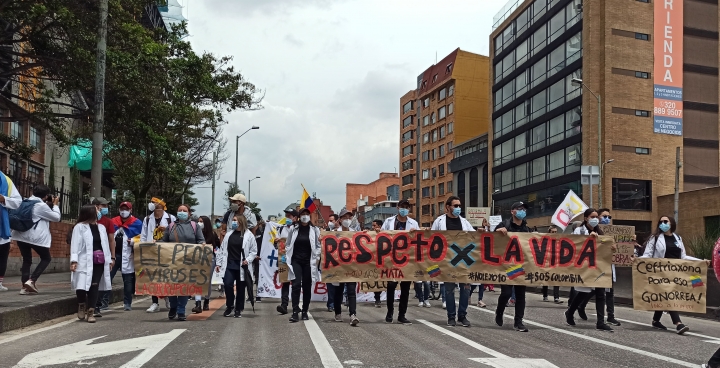 Con pancartas, profesionales de la salud piden por el respeto de la vida. 5/05/2021.