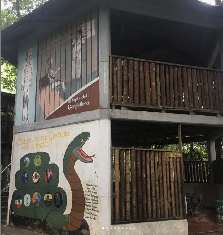 Instituto Jean Piaget cerca de Florencia (Caquetá, Colombia)