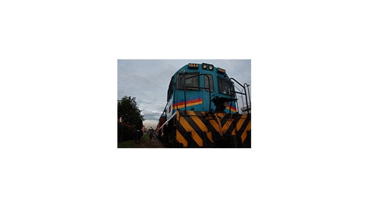 Tren de la Sabana en alizanza con la Universidad Militar Nueva Granada , la cual busca mantener viva la cultura ferrovial en Bogot&aacute;.