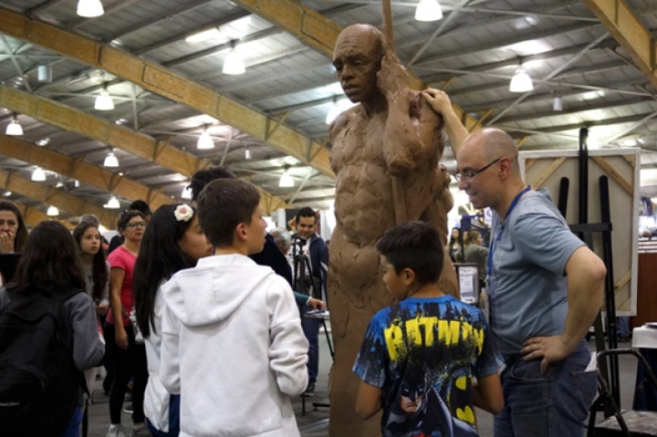 Alfredo Araujo en un evento de la fundaci&oacute;n A2S, cuyo objetivo es promover la resignificaci&oacute;n del ser y la inclusi&oacute;n social por medio del arte, la cultura y la educaci&oacute;n.