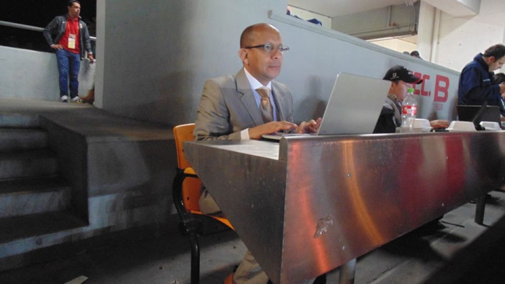 Pablo Garc&iacute;a en el estadio Morelos, M&eacute;xico.
