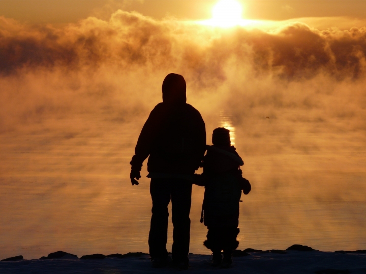 Familia en atardecer