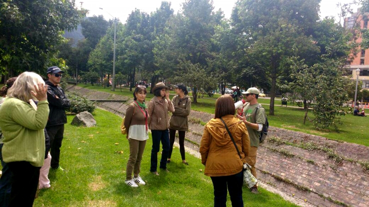 Concientización ambiental en el Parque El Virrey. Crédito fotografía: cortesía Grupo Ecomunitario