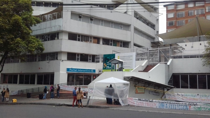 Centro de servicios financieros en paro