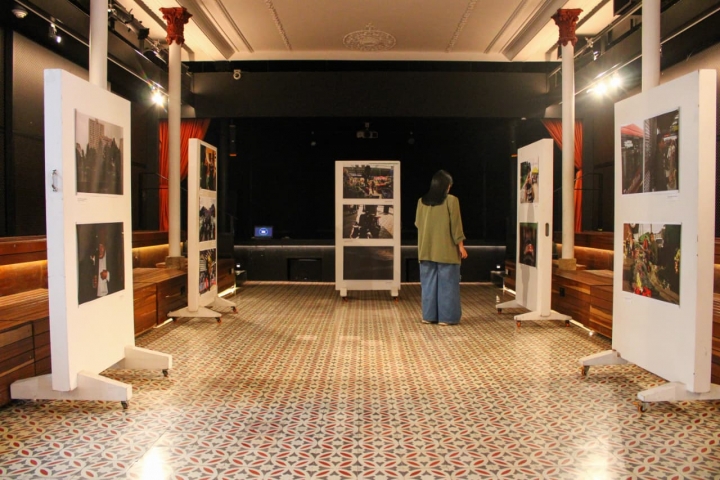 La exposici&oacute;n de foto periodismo se llev&oacute; a cabo en el Teatrino de la Universidad del Rosario en donde todos los que pasaron pudieron observar el trabajo de cada uno de los estudiantes