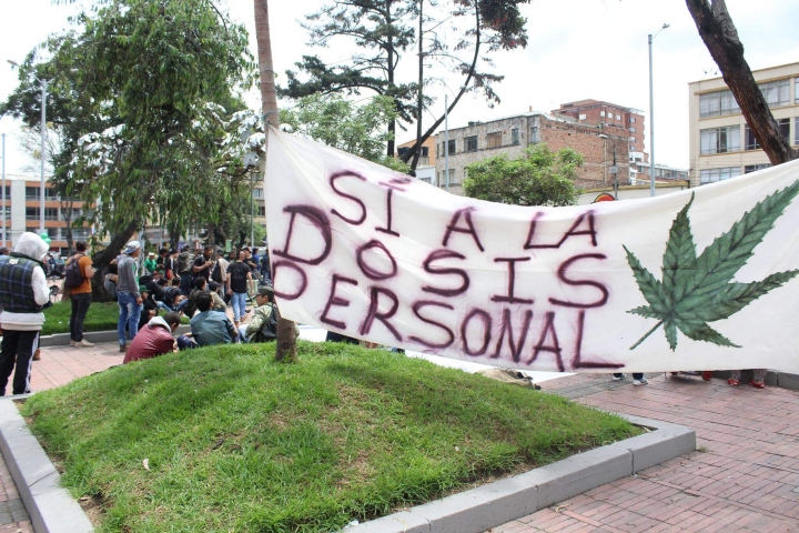 Más de 200 bogotanos marcharon por la marihuana